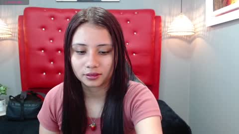Snapshot of mayamoira chatting on 12/17/24, 11:49 Maya online show from 12/17/24, 11:49