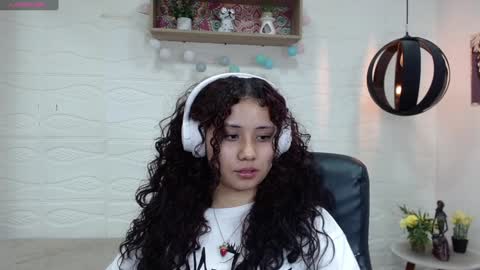 Snapshot of mayamoira chatting on 01/30/25, 07:15 Maya online show from 01/30/25, 07:15