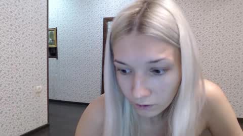 maybe_doll online show from 10/12/25, 07:02