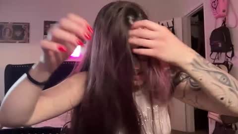 Snapshot of mayhem4ever chatting on 10/03/25, 08:06 mayhem online show from 10/03/25, 08:06