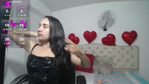 Maylin online show from 10/11/25, 12:04