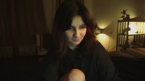 Snapshot of maymary_ chatting on 12/17/24, 06:24 Mary . online show from 12/17/24, 06:24