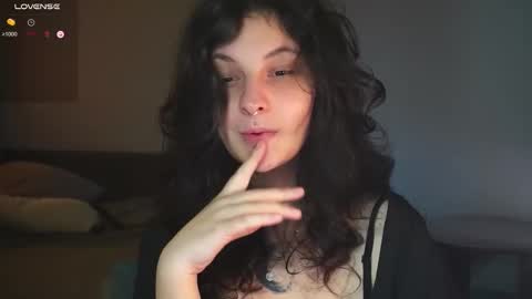 Snapshot of maymary_ chatting on 09/19/25, 06:15 Mary . online show from 09/19/25, 06:15