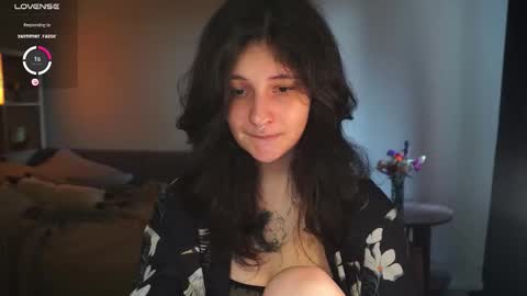 Snapshot of maymary_ chatting on 09/30/25, 06:18 Mary . online show from 09/30/25, 06:18