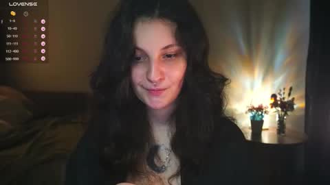 Snapshot of maymary_ chatting on 10/17/25, 06:05 Mary . online show from 10/17/25, 06:05