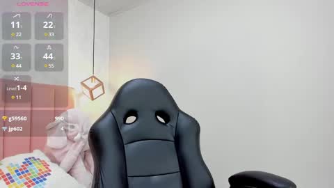 Snapshot of mayroberts chatting on 01/20/25, 03:39 MAY online show from 01/20/25, 03:39