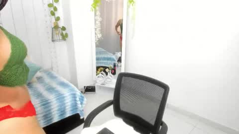 Mayu KIm online show from 11/11/25, 07:36