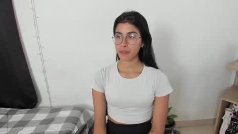 Snapshot of mazikeen_18 chatting on 10/03/25, 11:40 mazikeen_18 online show from 10/03/25, 11:40