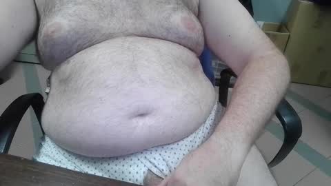 Snapshot of mdm1981 chatting on 09/15/25, 07:03 mdm1981 online show from 09/15/25, 07:03