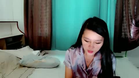 Snapshot of mea_mm19 chatting on 09/19/25, 01:40 mea_mm19 online show from 09/19/25, 01:40