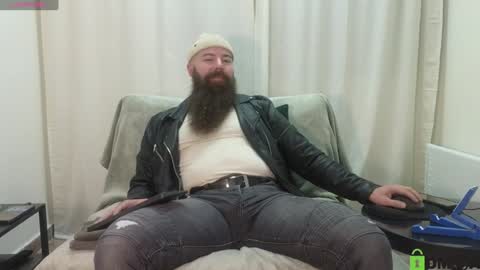 Snapshot of meaty_roll chatting on 12/13/24, 03:27 Meaty Roll online show from 12/13/24, 03:27