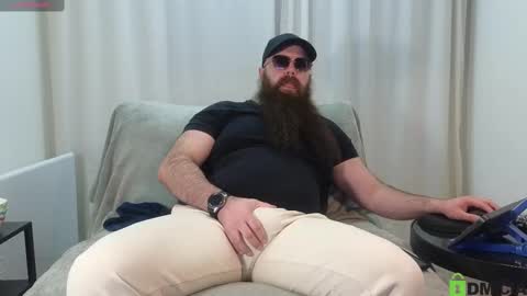 Snapshot of meaty_roll chatting on 02/19/25, 04:22 Meaty Roll online show from 02/19/25, 04:22