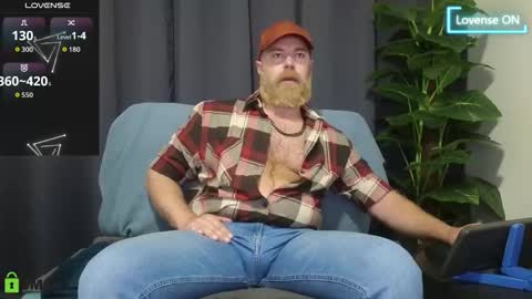 Snapshot of meaty_roll chatting on 10/11/25, 05:39 Meaty Roll online show from 10/11/25, 05:39