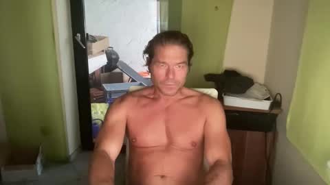 Snapshot of medeinoe chatting on 09/09/25, 05:01 medeinoe online show from 09/09/25, 05:01