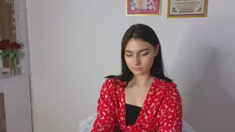 Snapshot of medina_andress chatting on 03/02/25, 02:10 Dina online show from 03/02/25, 02:10