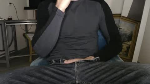Snapshot of meditmtc chatting on 12/22/24, 07:42 Meditmtc online show from 12/22/24, 07:42