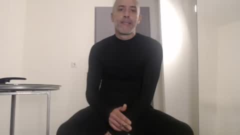 Snapshot of meditmtc chatting on 01/06/25, 05:27 Meditmtc online show from 01/06/25, 05:27