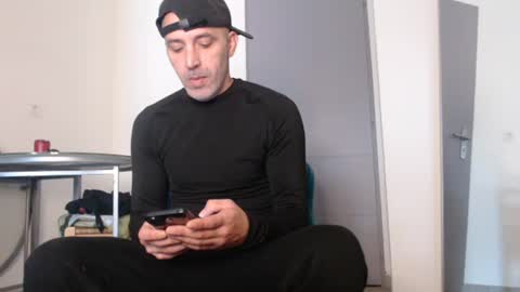 Snapshot of meditmtc chatting on 01/16/25, 11:15 Meditmtc online show from 01/16/25, 11:15