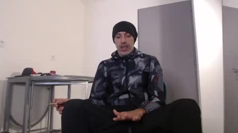 Snapshot of meditmtc chatting on 01/19/25, 10:50 Meditmtc online show from 01/19/25, 10:50