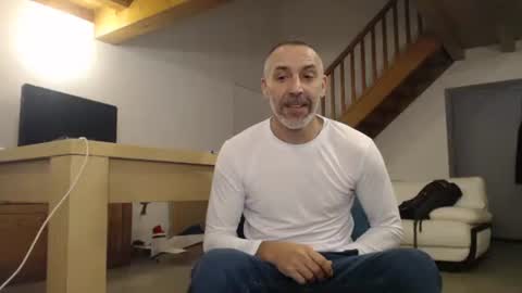 Snapshot of meditmtc chatting on 01/29/25, 06:28 Meditmtc online show from 01/29/25, 06:28