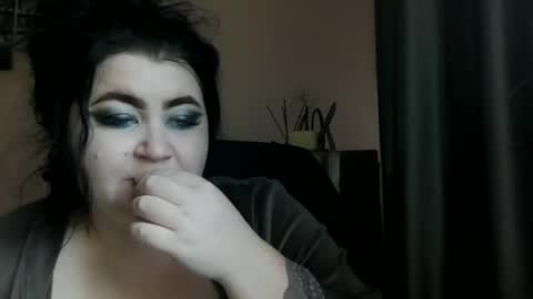 Snapshot of medjik_lool chatting on 12/16/24, 10:29 Oltereodora-lima online show from 12/16/24, 10:29