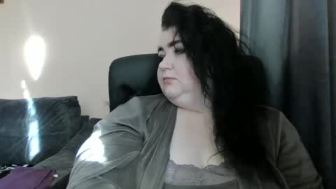 Snapshot of medjik_lool chatting on 12/24/24, 07:49 Oltereodora-lima online show from 12/24/24, 07:49