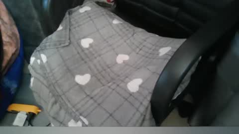 Snapshot of medjik_lool chatting on 01/04/25, 10:38 Oltereodora-lima online show from 01/04/25, 10:38