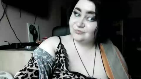 Snapshot of medjik_lool chatting on 01/18/25, 11:32 Oltereodora-lima online show from 01/18/25, 11:32