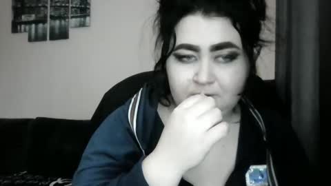 Snapshot of medjik_lool chatting on 01/21/25, 11:03 Oltereodora-lima online show from 01/21/25, 11:03