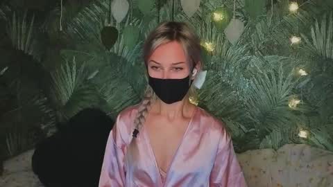 meeeewmeeeeow online show from 10/13/25, 11:16