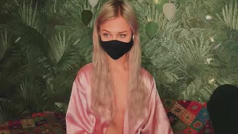 meeeewmeeeeow online show from 10/15/25, 06:02