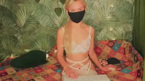 meeeewmeeeeow online show from 10/24/25, 10:17