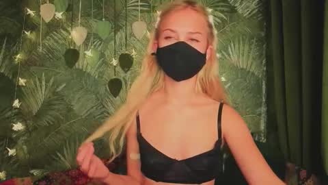 meeeewmeeeeow online show from 11/03/25, 09:48