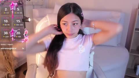 Snapshot of meelanny_ds chatting on 03/07/25, 04:46 online show from 03/07/25, 04:46