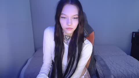 Snapshot of mefwhore chatting on 01/27/25, 10:49 mefwhOre online show from 01/27/25, 10:49