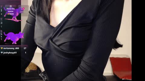 Snapshot of meg4nmiau chatting on 12/20/24, 01:43 Meg4n Miauuuu online show from 12/20/24, 01:43