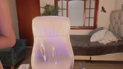 Snapshot of megaan_rosee chatting on 11/22/25, 09:36 Megan online show from 11/22/25, 09:36