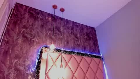 Snapshot of megan_and_clohe chatting on 12/15/24, 01:57 M E G A N online show from 12/15/24, 01:57