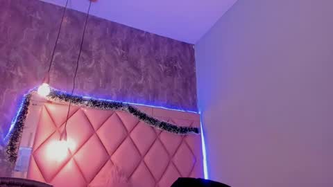 Snapshot of megan_and_clohe chatting on 12/28/24, 10:02 M E G A N online show from 12/28/24, 10:02