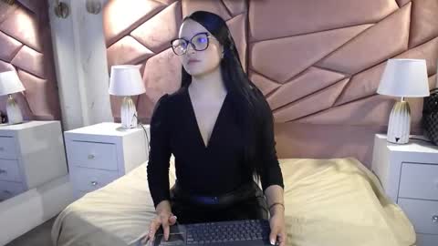 Snapshot of megan_blue5 chatting on 10/08/25, 06:49 Megan3 online show from 10/08/25, 06:49