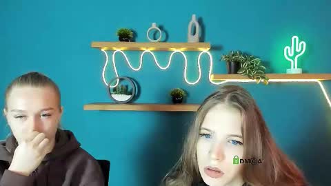 Snapshot of megan_cold chatting on 10/17/25, 08:39 megan_cold online show from 10/17/25, 08:39