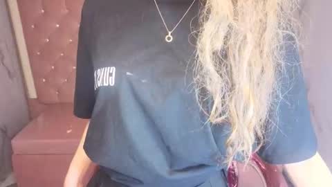 megan_collins_b online show from 11/01/25, 12:51