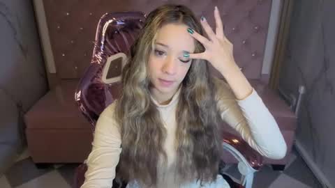 megan_collins_b online show from 11/17/25, 12:44