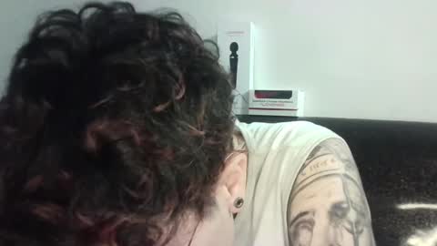 Snapshot of megan_coop3r_ chatting on 02/18/25, 04:58 Megan and sophi online show from 02/18/25, 04:58
