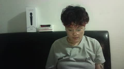 Snapshot of megan_coop3r_ chatting on 02/24/25, 08:06 Megan and sophi online show from 02/24/25, 08:06