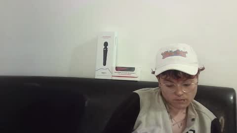 Snapshot of megan_coop3r_ chatting on 02/27/25, 12:02 Megan and sophi online show from 02/27/25, 12:02