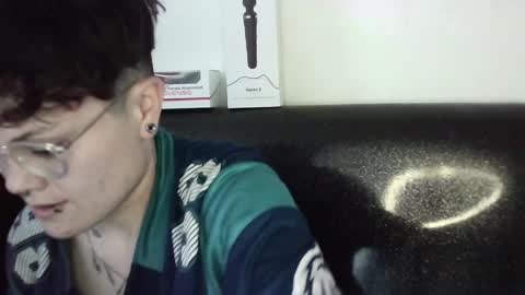 Snapshot of megan_coop3r_ chatting on 03/10/25, 06:01 Megan and sophi online show from 03/10/25, 06:01