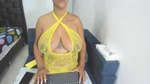 Snapshot of megan_greyxx chatting on 01/11/25, 12:07 megan_greyxx online show from 01/11/25, 12:07