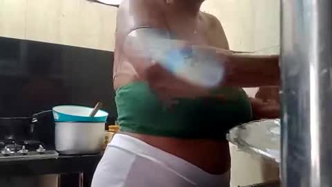 Snapshot of megan_greyxx chatting on 11/17/25, 06:14 megan_greyxx online show from 11/17/25, 06:14