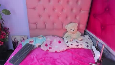 megan_jenner1 online show from 10/24/25, 03:58